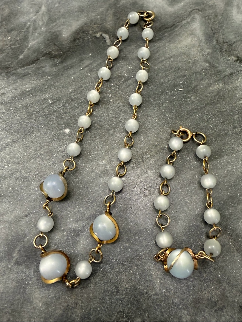 Vintage Gold Moonstone Moonglow Lucite Beaded Necklace Bracelet Set - Picture 3 of 8